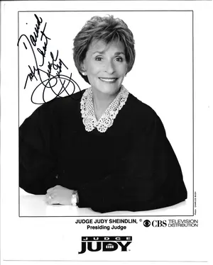 Judge Judy Sheindlin Signed 8x10 Glossy Photo *