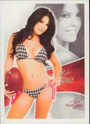 2013 Benchwarmer BubbleGum - Miki Black #32