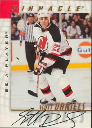 1997-98 BE A PLAYER - SCOTT DANIELS #116 AUTOGRAPHS
