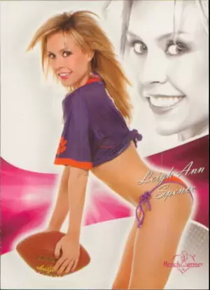 2011 Benchwarmer Bubblegum - Leigh Ann Spence #23