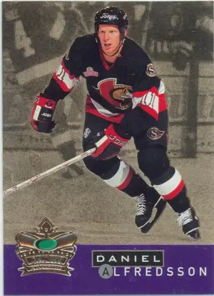 1995-96 PARKHURST INTERNATIONAL - DANIEL ALFREDSSON #15 CROWN COLLECTION GOLD
