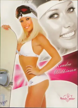 2011 Benchwarmer Bubblegum - Kendra Wilkinson #94