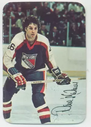 1976-77 TOPPS GLOSSY - DAVE MALONEY #10