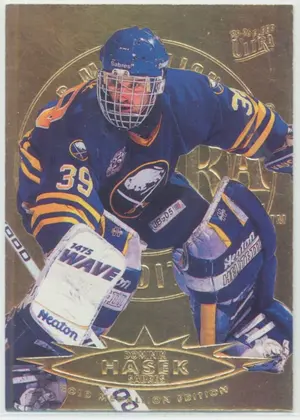 1995-96 FLEER ULTRA - DOMINIK HASEK #18 GOLD MEDALLION